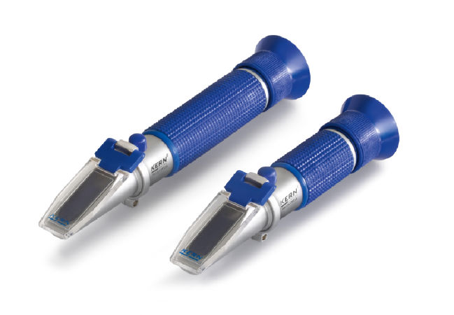 [4657702] Refractometer hand held analog (ATC). Brix 0-32