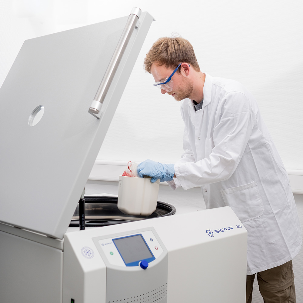 [2210954] Sigma 8KBS Bloodbank centrifuge